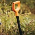 Solid™ shovel (D-handle, metal shaft)
